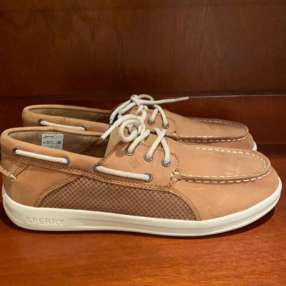 New Sperry Top-Siders size 6W. No box